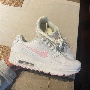 Nike Air Force Max | White & Pink (Runs big)